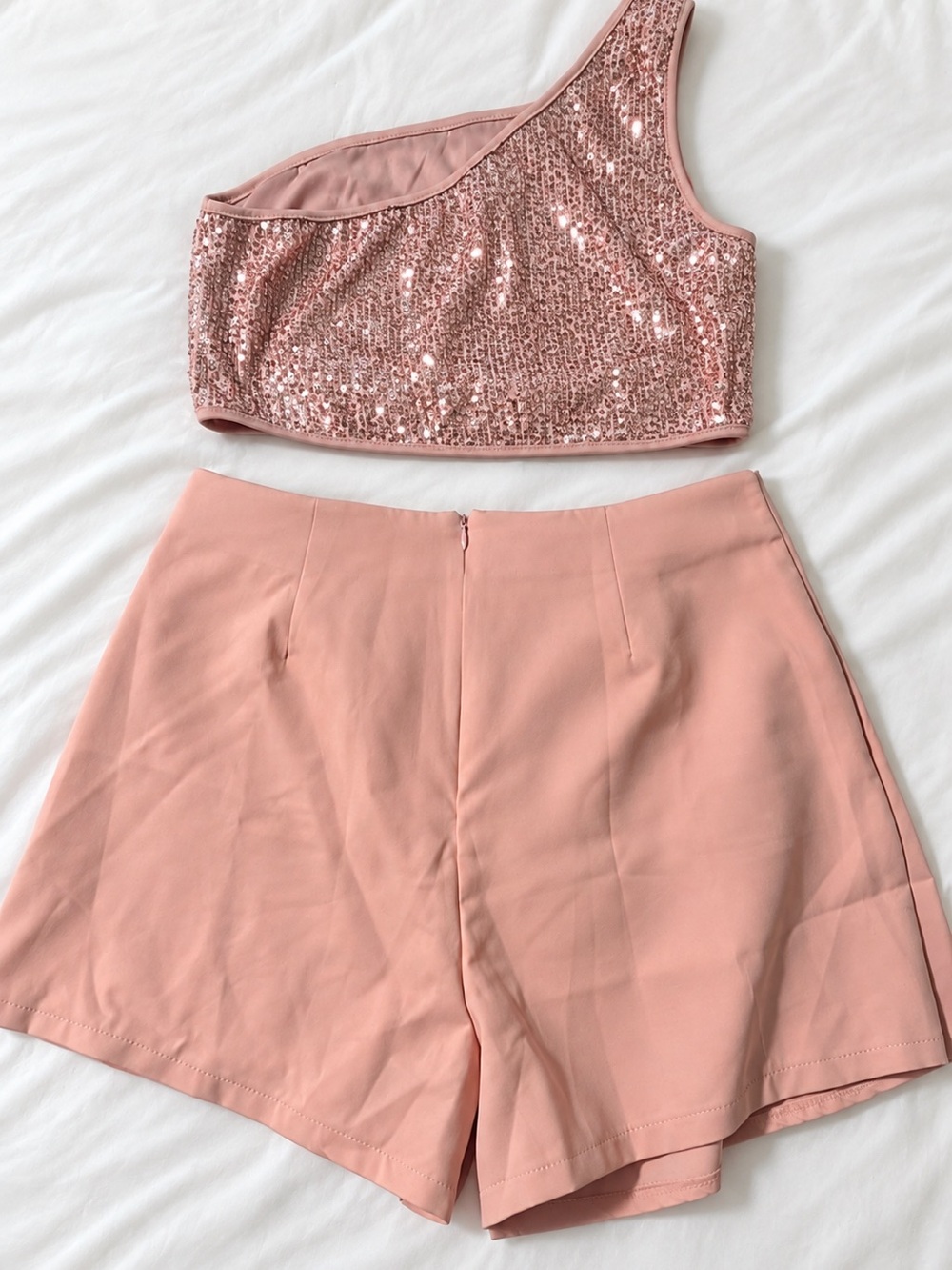Women's Sequin One-Shoulder Crop Top & High-Waist Shorts Set โ Pink
